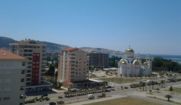 Скуп стан, папрен и порез